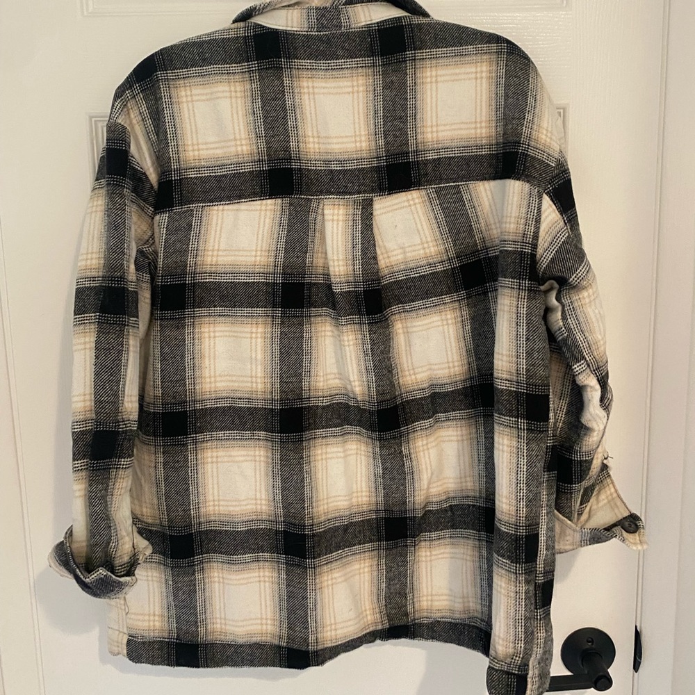 Shacket - Picture 2 of 3